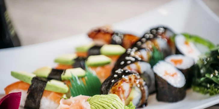 Chutné sushi menu pre 1 alebo 2 osoby v obľúbenom Sunshine