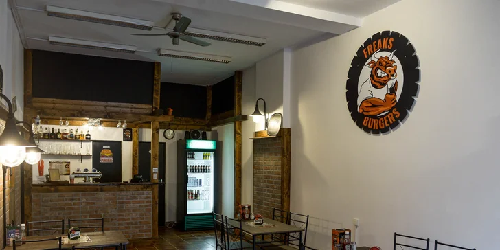 Ochutnávka 5 druhov kvalitných rumov vo Freaks Burgers
