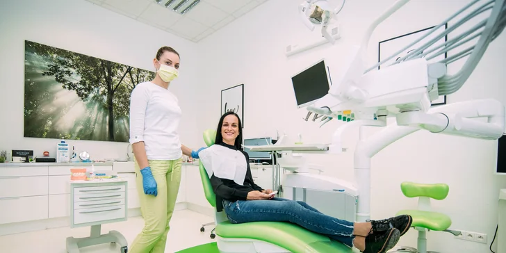 Žiarivý úsmev vďaka bieleniu zubov vo Family Dental Care