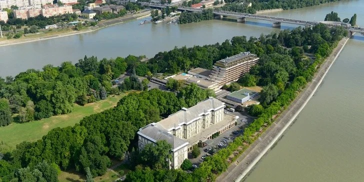 Relaxačný wellness pobyt v luxusnom hoteli v centre Budapešti s polpenziou