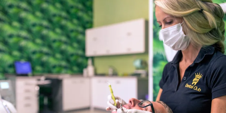 Dentálna hygiena so vstupnou prehliadkou a bielenie zubov v Dental club Košice