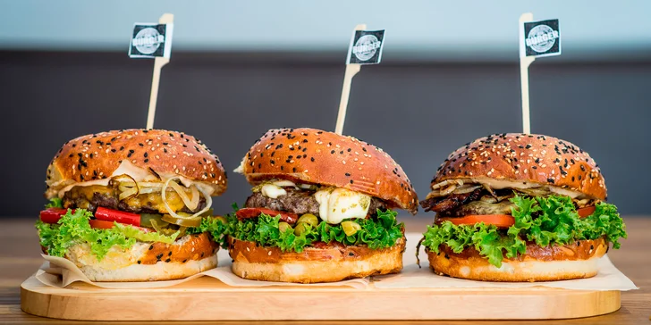 Poctivý burger podľa výberu s domácimi hranolkami