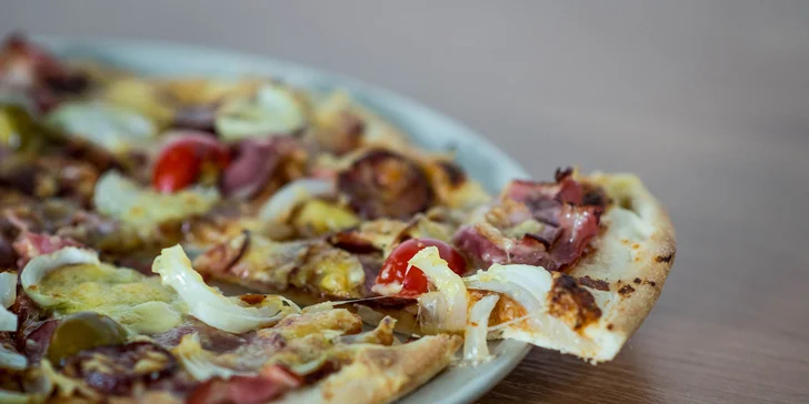 Pizza podľa vlastného výberu zo 17 druhov