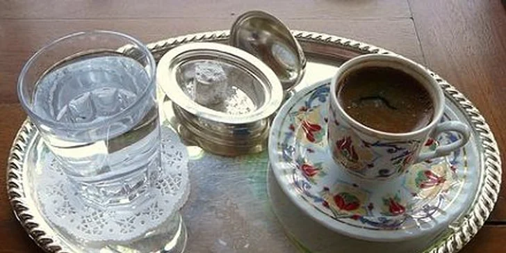0,45 eur za pravú tureckú varenú kávu a „turecký zázrak“! Príďte si vychutnať lahodný orientálny nápoj a zamaškrťte si na originálnej želé kocke, so zľavou 62%!