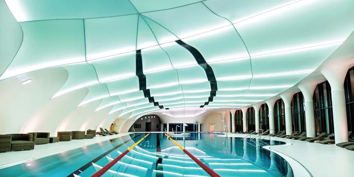 Pobyt v lone panenskej prírody v luxusnom hoteli s 3-poschodovým wellness & spa a s lákavými atrakciami pre celú rodinu