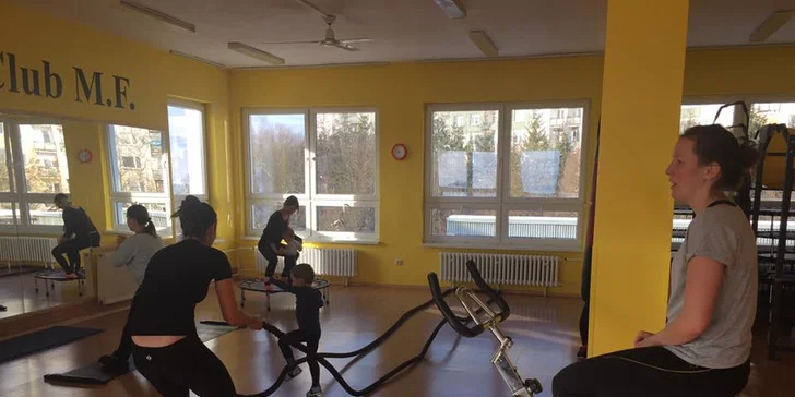 Tréning s osobnou trénerkou či skupinové cvičenie pre mamičky