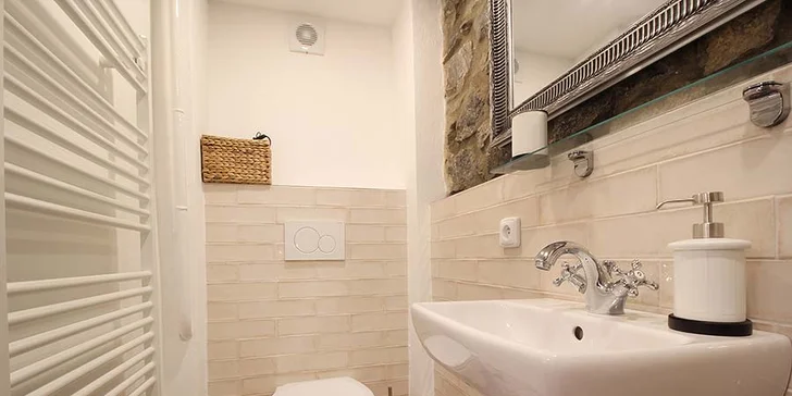 Romantika v Krumlove: elegantný apartmán v historickej budove pre dvoch