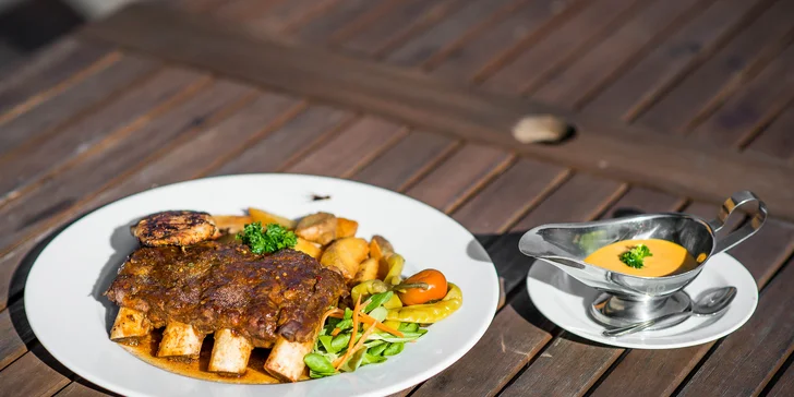 Chutné jedlo a relaxačný wellness pre dvoch v Resorte Levočská Dolina