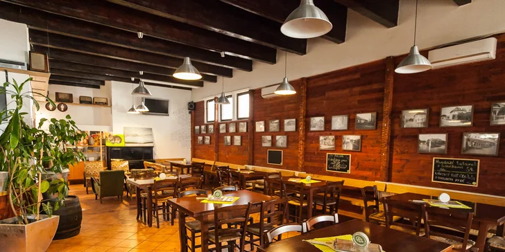 Poutine – kanadské hranolčeky so syrom, pulled pork a cibuľkou