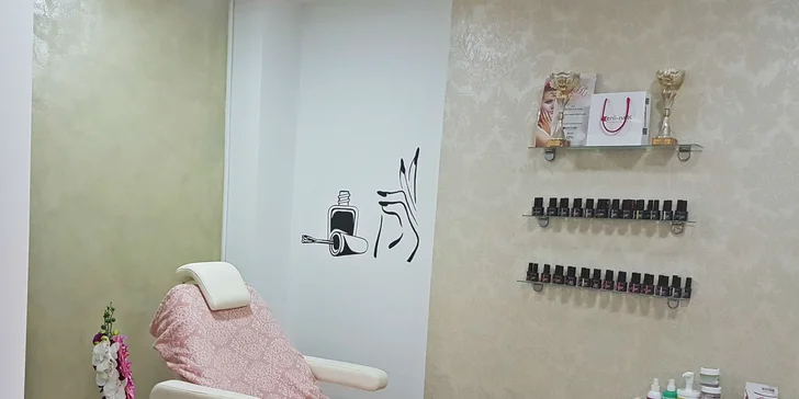Prístrojová manikúra a medicinálna pedikúra + lakovanie alebo gél lak