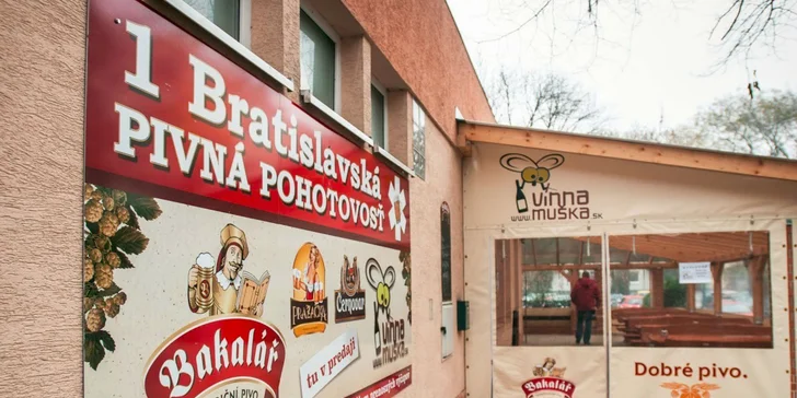 Pečené bravčové koleno s chlebom, oblohou a pivom Bakalář medový špeciál