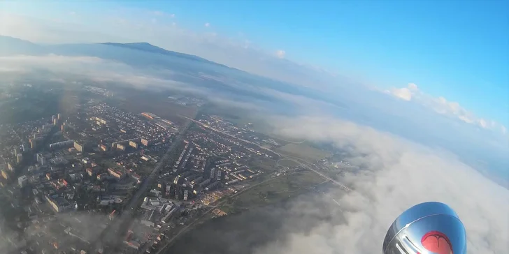 Motorový paragliding – tandemový let ponad Trenčiansky hrad