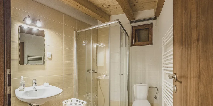 Pobyt v rodinnom Resorte Villa Flora*** s vyhrievaným bazénom, privátnym wellness a aktivitami