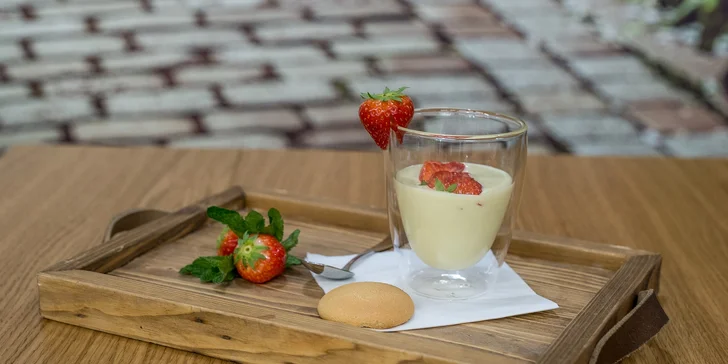 Káva, torta, ovocný pohár či horúca čokoláda v Madison Coffee