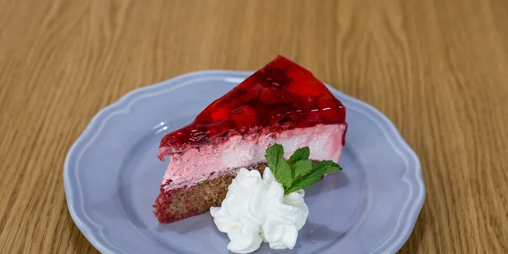 Káva, torta, ovocný pohár či horúca čokoláda v Madison Coffee