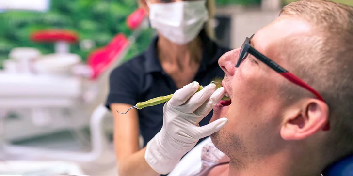 Dentálna hygiena so vstupnou prehliadkou a bielenie zubov v Dental club Košice