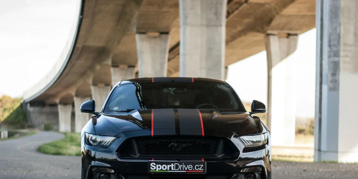 Jazda snov: 15–60 minút za volantom peckového Fordu Mustang GT