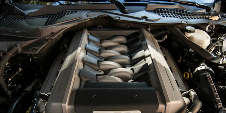 Jazda snov: 15–60 minút za volantom peckového Fordu Mustang GT