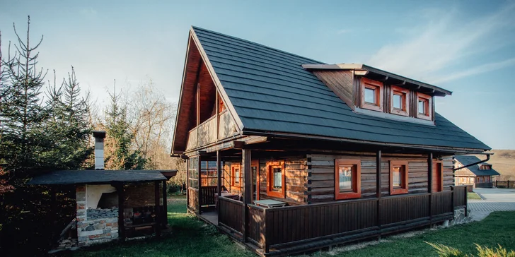 Komfortné drevenice pre 6 osôb + aktivity a wellness v rámci areálu Sojka Resortu neďaleko Bešeňovej