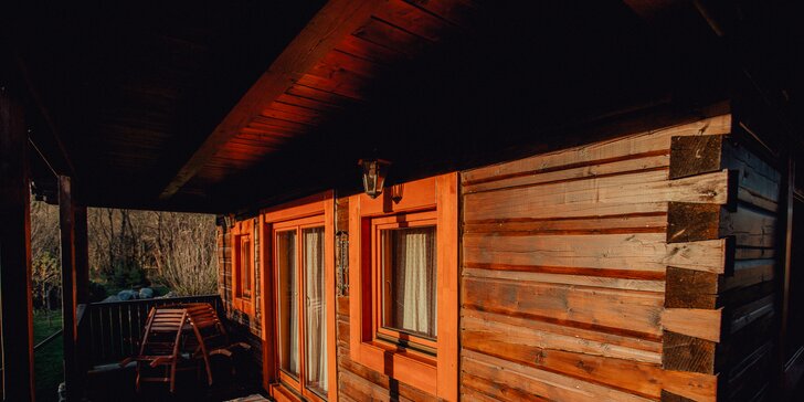 Komfortné drevenice pre 6 osôb + aktivity a wellness v rámci areálu Sojka Resortu neďaleko Bešeňovej