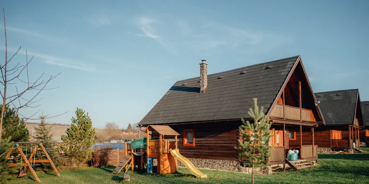 Komfortné drevenice pre 6 osôb + aktivity a wellness v rámci areálu Sojka Resortu neďaleko Bešeňovej