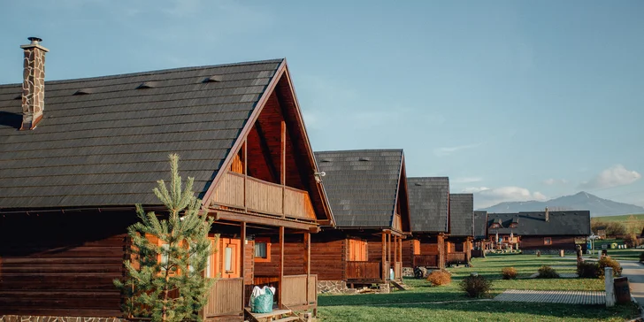 Komfortné drevenice pre 6 osôb + aktivity a wellness v rámci areálu Sojka Resortu neďaleko Bešeňovej