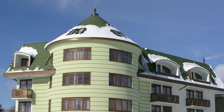 Pobyt v Hoteli Summit*** s privátnou vírivkou a zľavami do aquaparkov. Vodný Park Bešeňová len 500m od hotela!