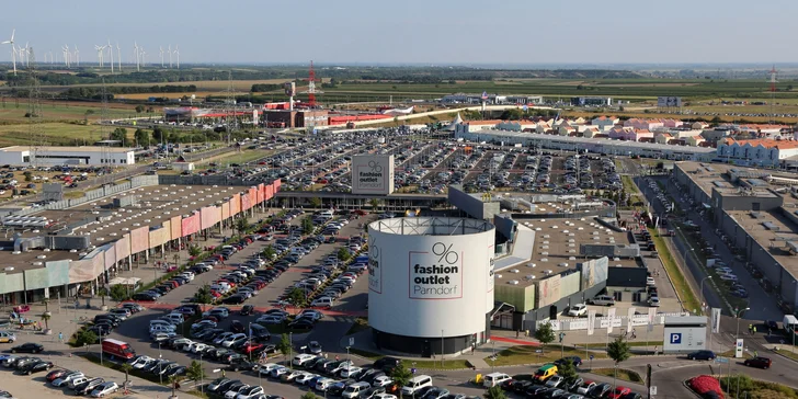 Novoročné výpredaje v Primarku a v Parndorfe