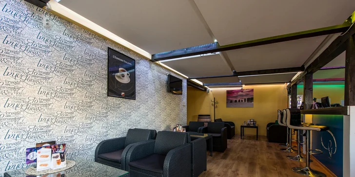 2 druhy famóznych burgerov s hranolčekmi a cibuľovými krúžkami