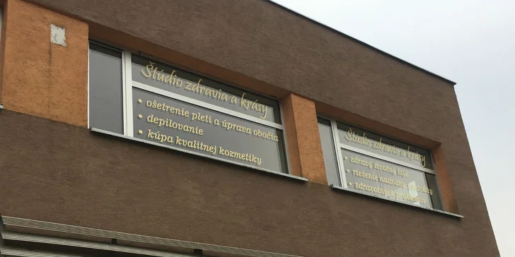Kompletné ošetrenie tváre a dekoltu s masážou