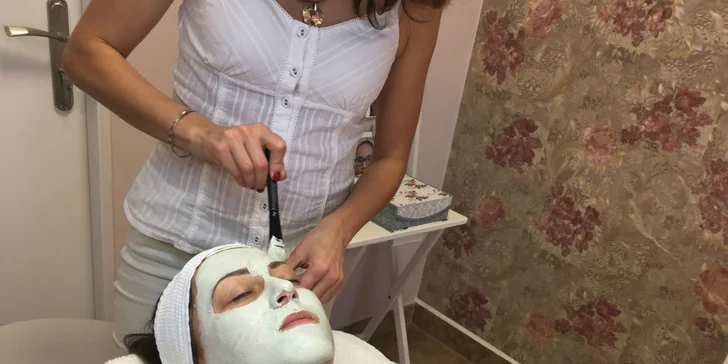 Kompletné ošetrenie tváre a dekoltu s masážou