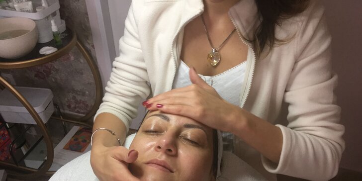 Kompletné ošetrenie tváre a dekoltu s masážou