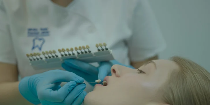 Dentálna hygiena bez pieskovania, s pieskovaním alebo bielenie chrupu lampou ZOOM 4