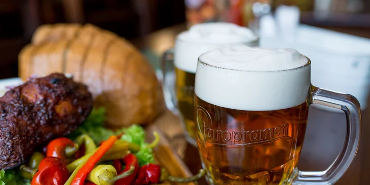 Pečené rebrá v mede a chilli s pikantnou omáčkou z kajanského korenia