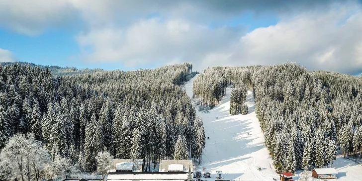 Čarovná zima v Beskydách - lyžovačka, wellness aj polpenzia