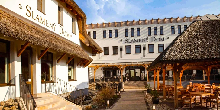 Výnimočný romantický pobyt s wellness v Slamenom dome****