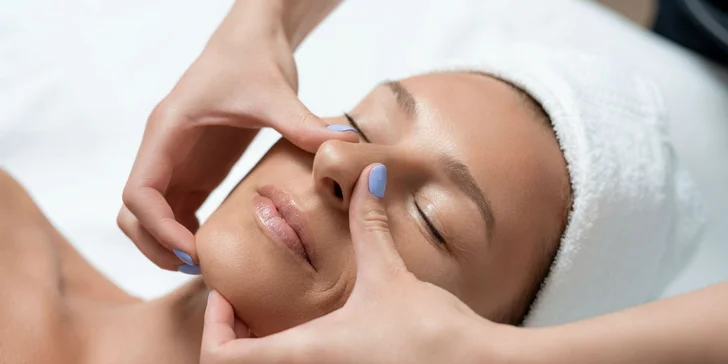 Hĺbkové čistenie pleti, hydratačné ošetrenie alebo liftingová masáž s retinolom