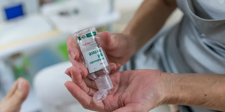 Medicinálna suchá pedikúra aj s parafínom
