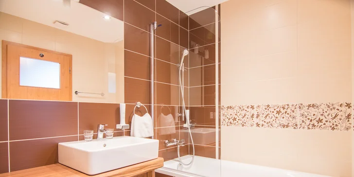 Relaxačný pobyt s wellness pod holým nebom v modernom penzióne Gitka***