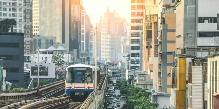 Spoznajte pamiatky, vône, chute a zvuky Thajska v Bangkoku a na ostrove Phuket