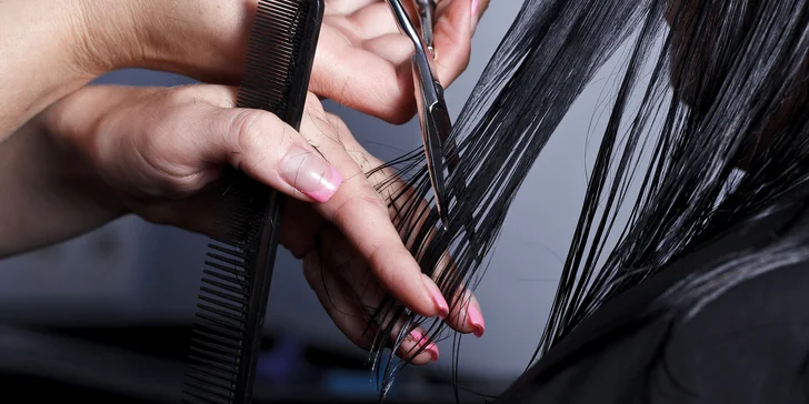Skvelý strih či regenerácia vlasov u profesionálnej hairstylistky