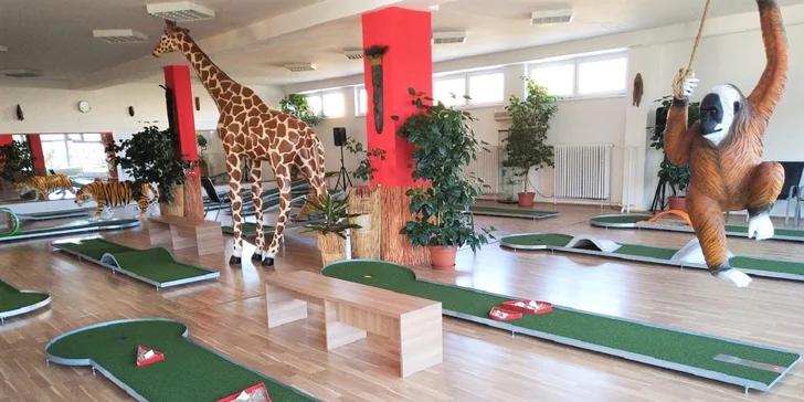 Vstup na jediný vnútorný minigolf v Košiciach - zábava pre celú rodinu!
