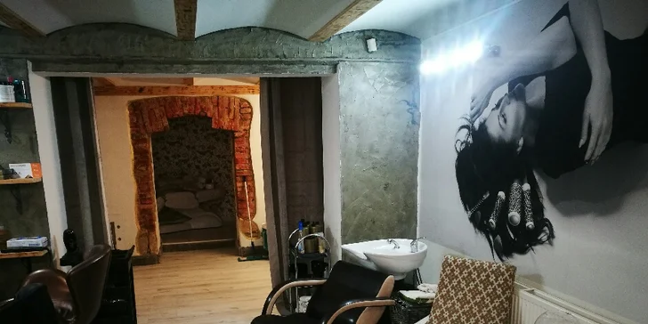 Darčekový poukaz na kadernícke služby a permanentný make-up
