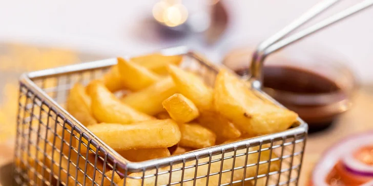 Burger s hranolčekmi a hodinou bowlingu