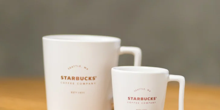10% zľava na Merchandise Starbucks a Grande nápoj podľa výberu zdarma