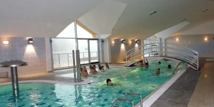 8,90 eur celodenný SKI PASS do komplexne vybaveného lyžiarskeho strediska SKALKA ARENA. Výborná dopravná dostupnosť po R1 a úžasná lyžovačka za super cenu !!!