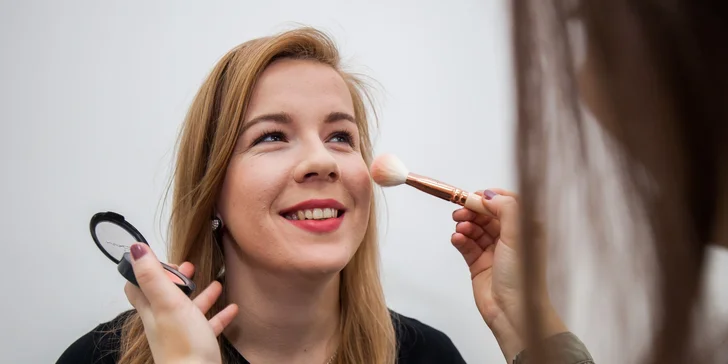 Lash lifting, predĺženie rias či spoločenské líčenie