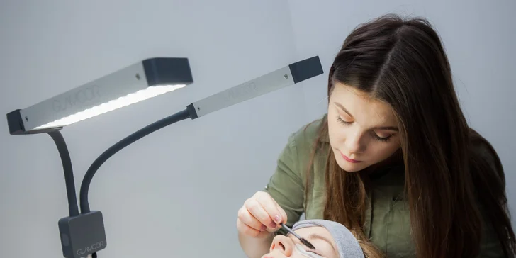 Lash lifting, predĺženie rias či spoločenské líčenie