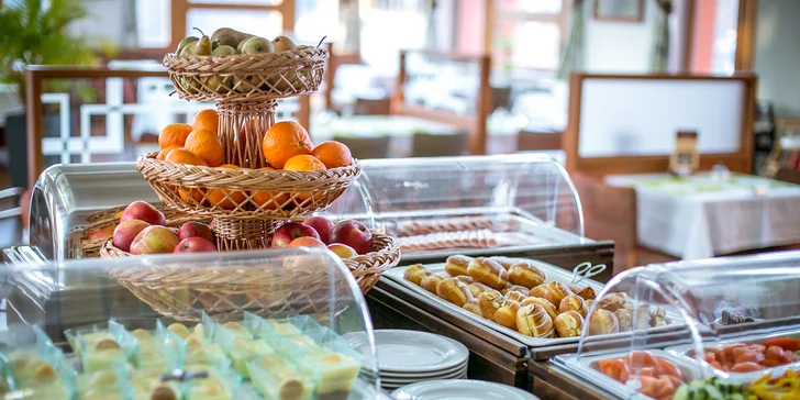 4* pobyt v Rožnove: raňajky alebo polpenzia, neobmedzený wellness a bazén aj procedúry