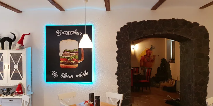 Nadupané burgery a toasty aj s bezodnou limonádou!